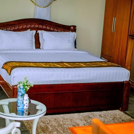 La Grande Hotel Kampala Luaran gambar