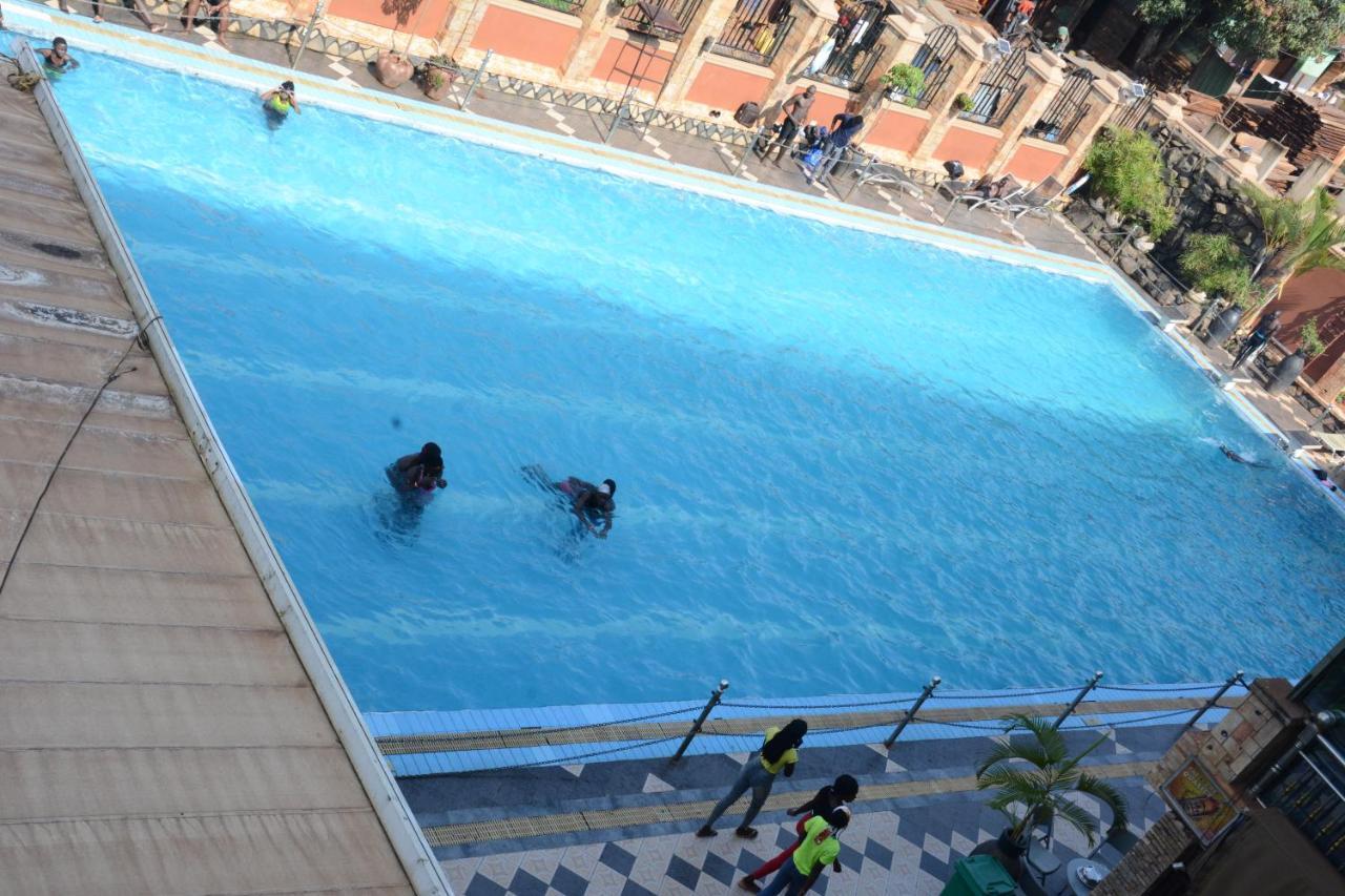 La Grande Hotel Kampala Luaran gambar