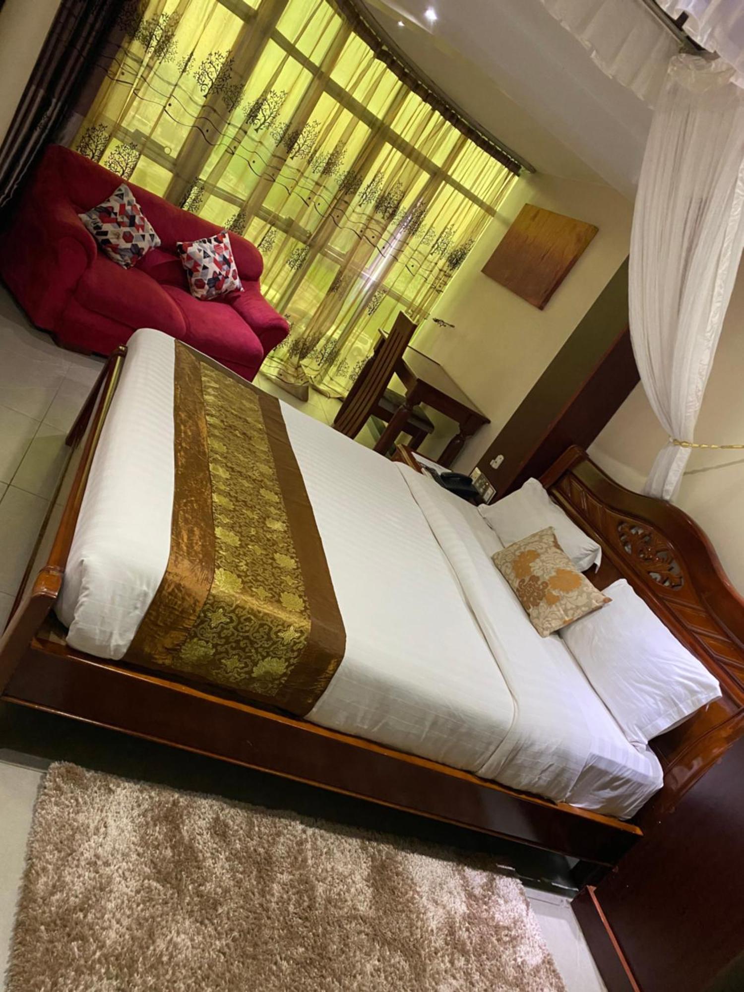La Grande Hotel Kampala Luaran gambar