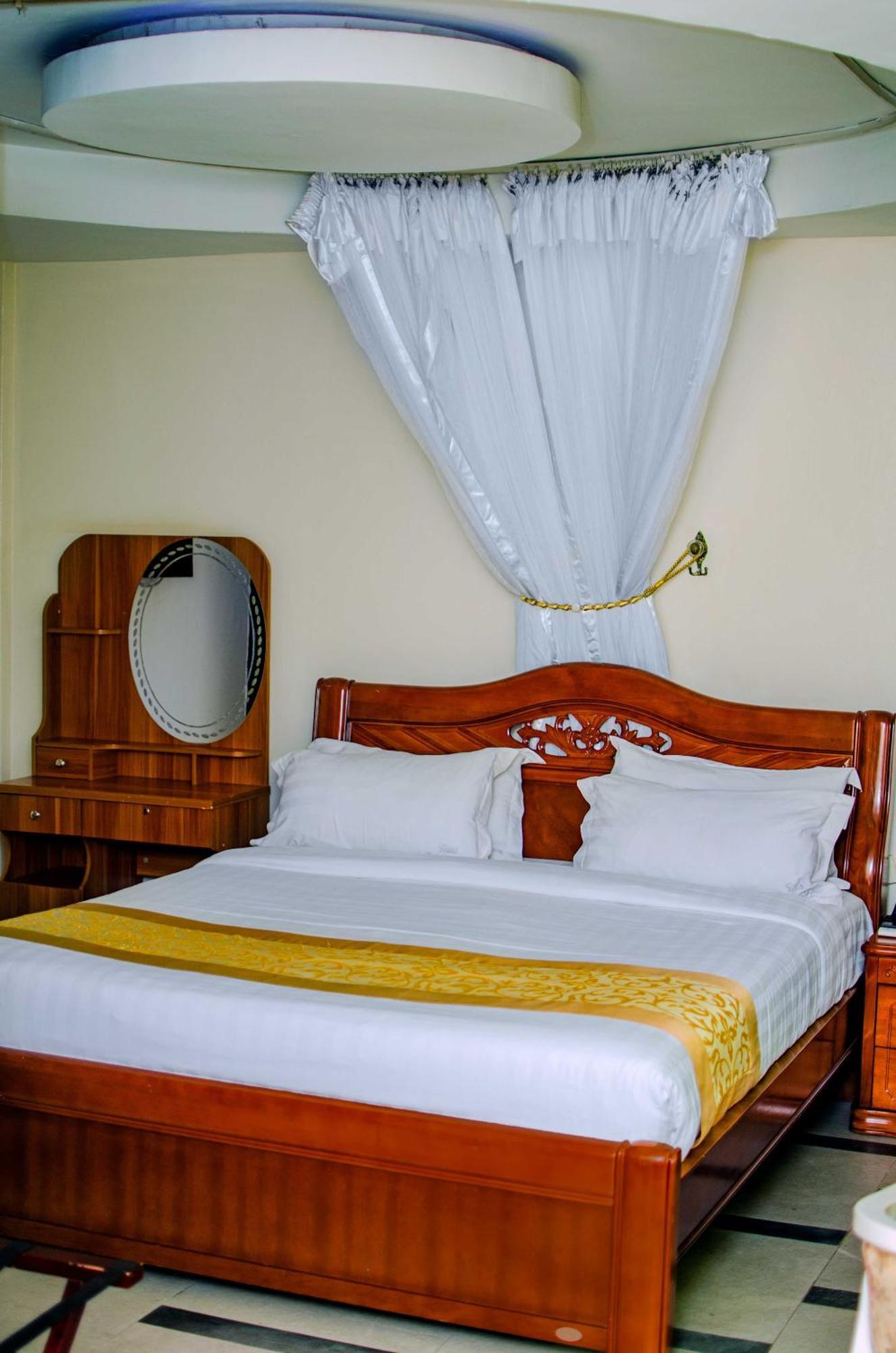 La Grande Hotel Kampala Luaran gambar