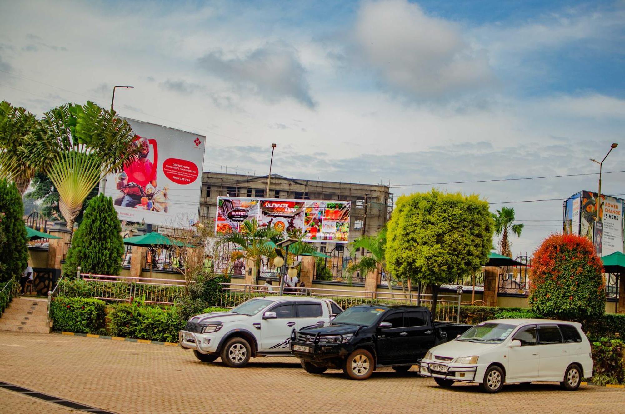 La Grande Hotel Kampala Luaran gambar
