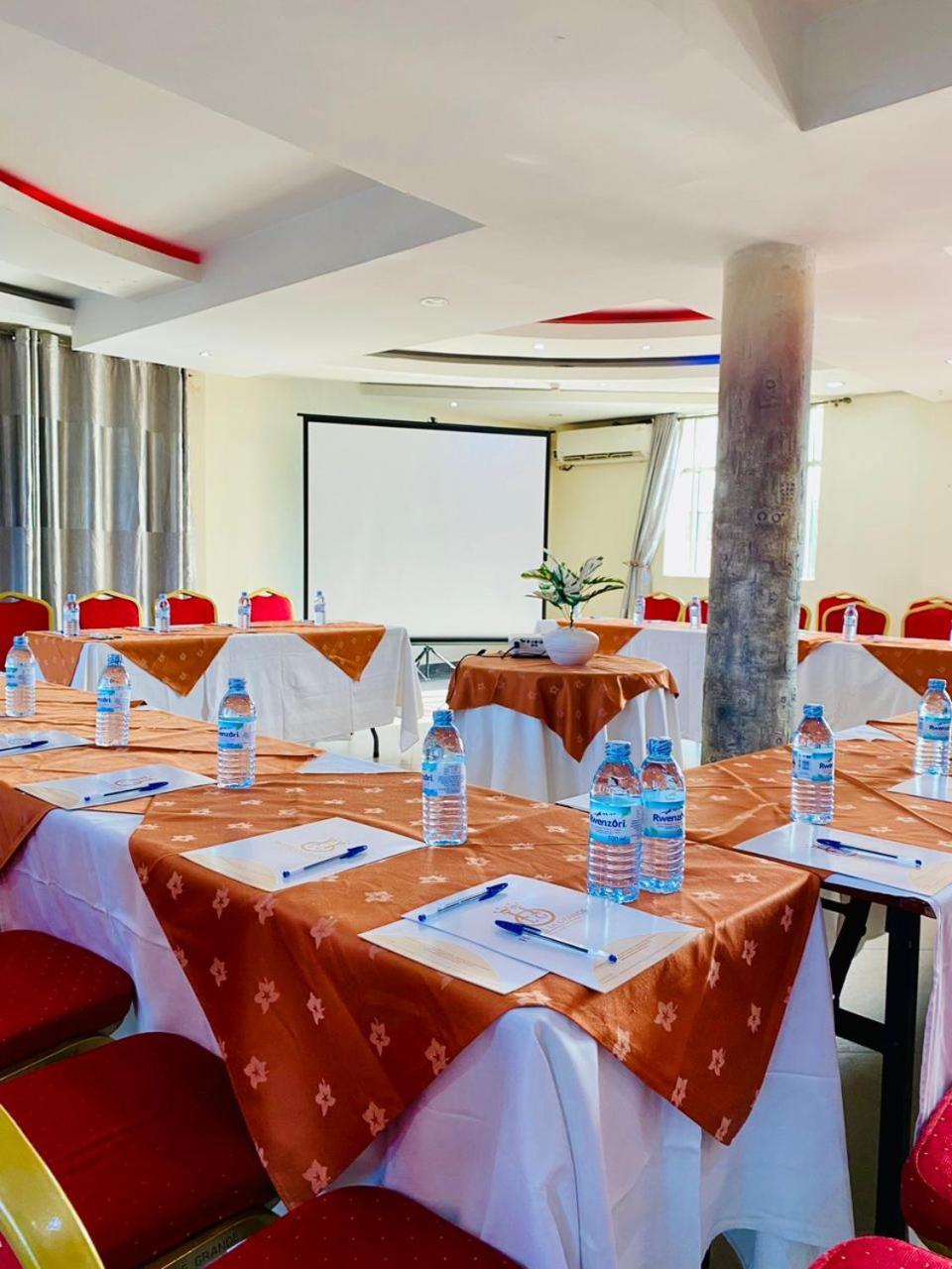 La Grande Hotel Kampala Luaran gambar