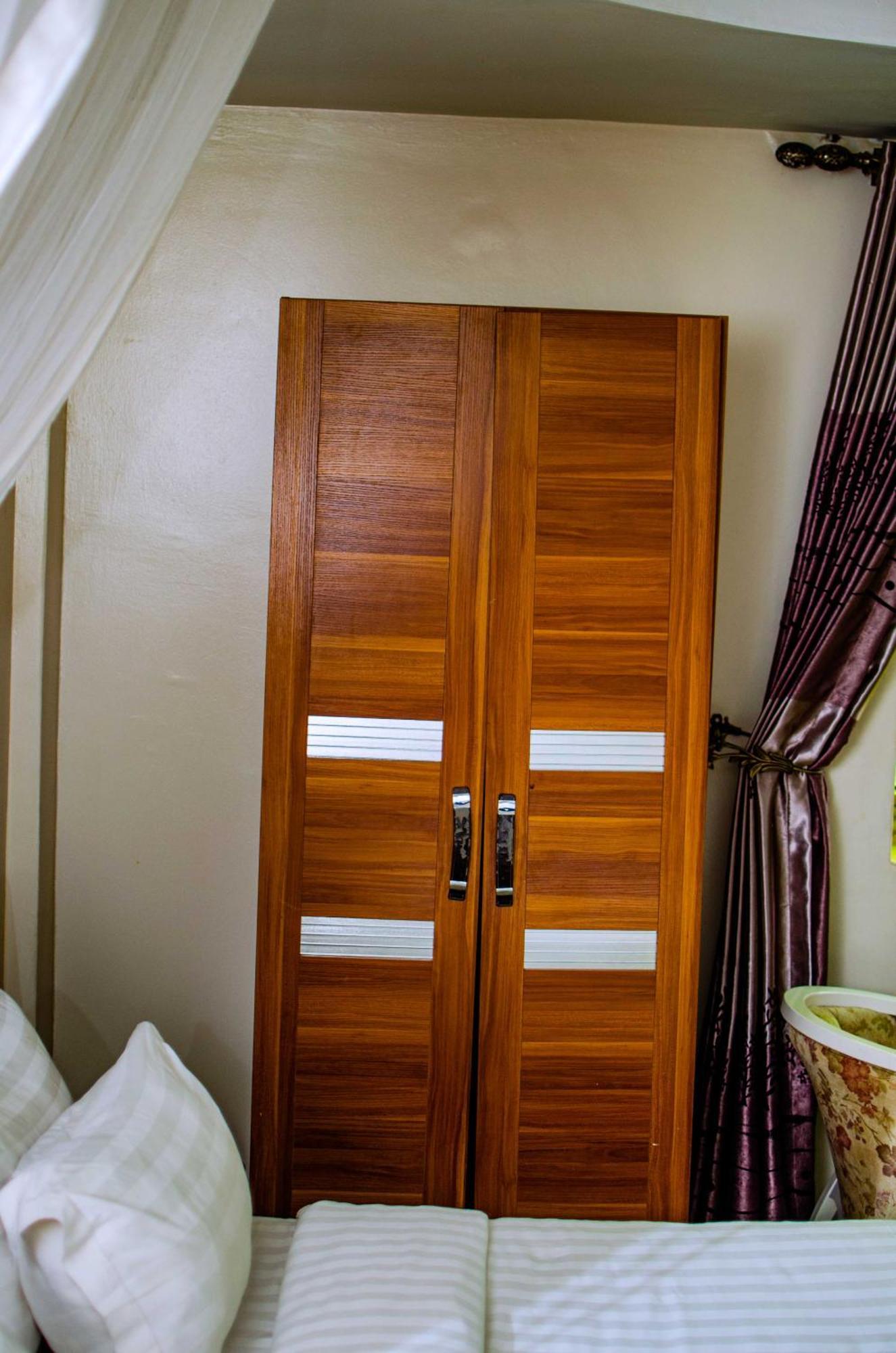 La Grande Hotel Kampala Luaran gambar