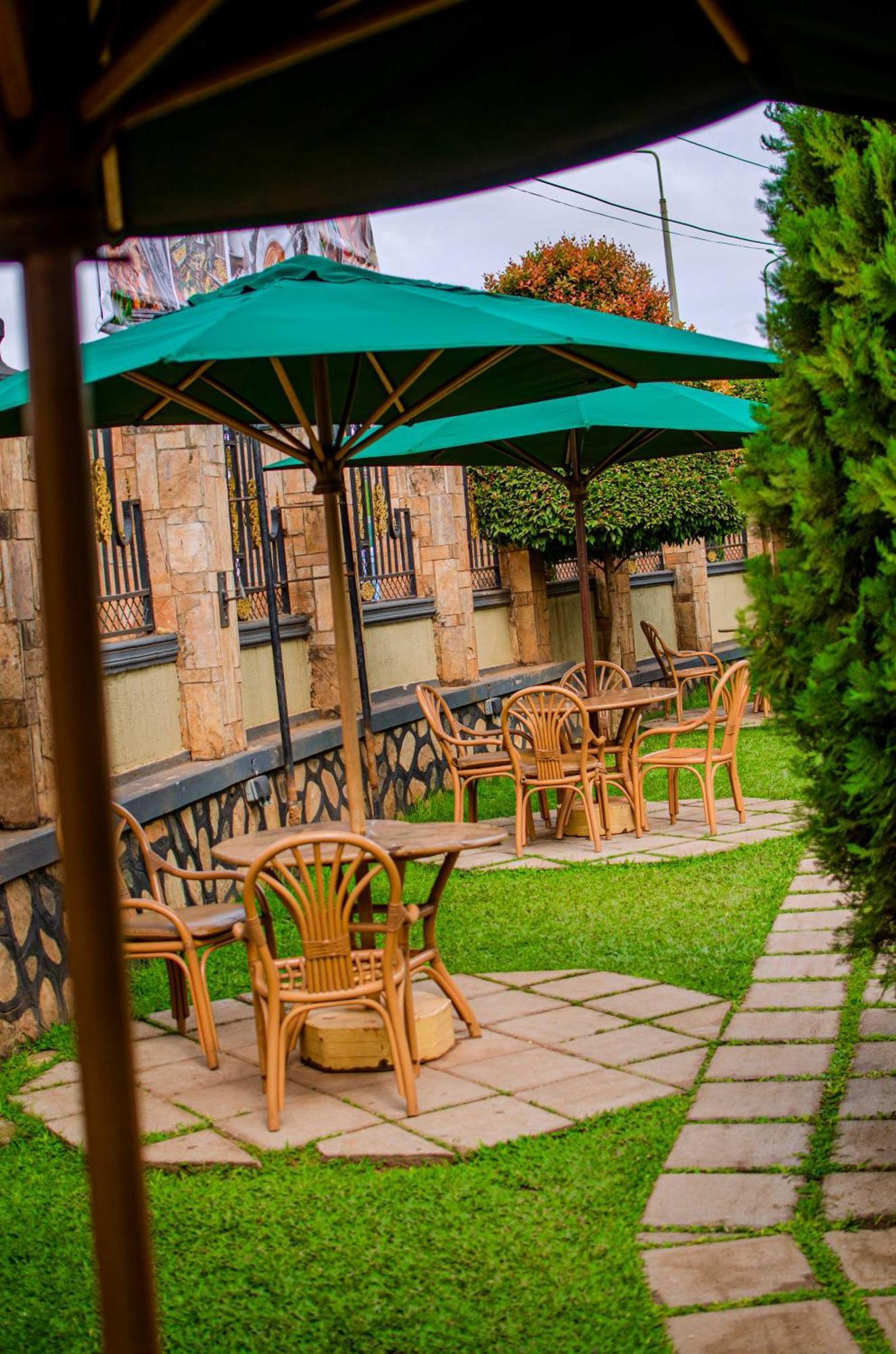 La Grande Hotel Kampala Luaran gambar