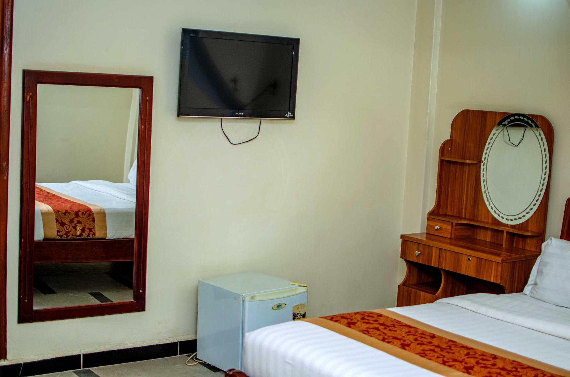 La Grande Hotel Kampala Luaran gambar