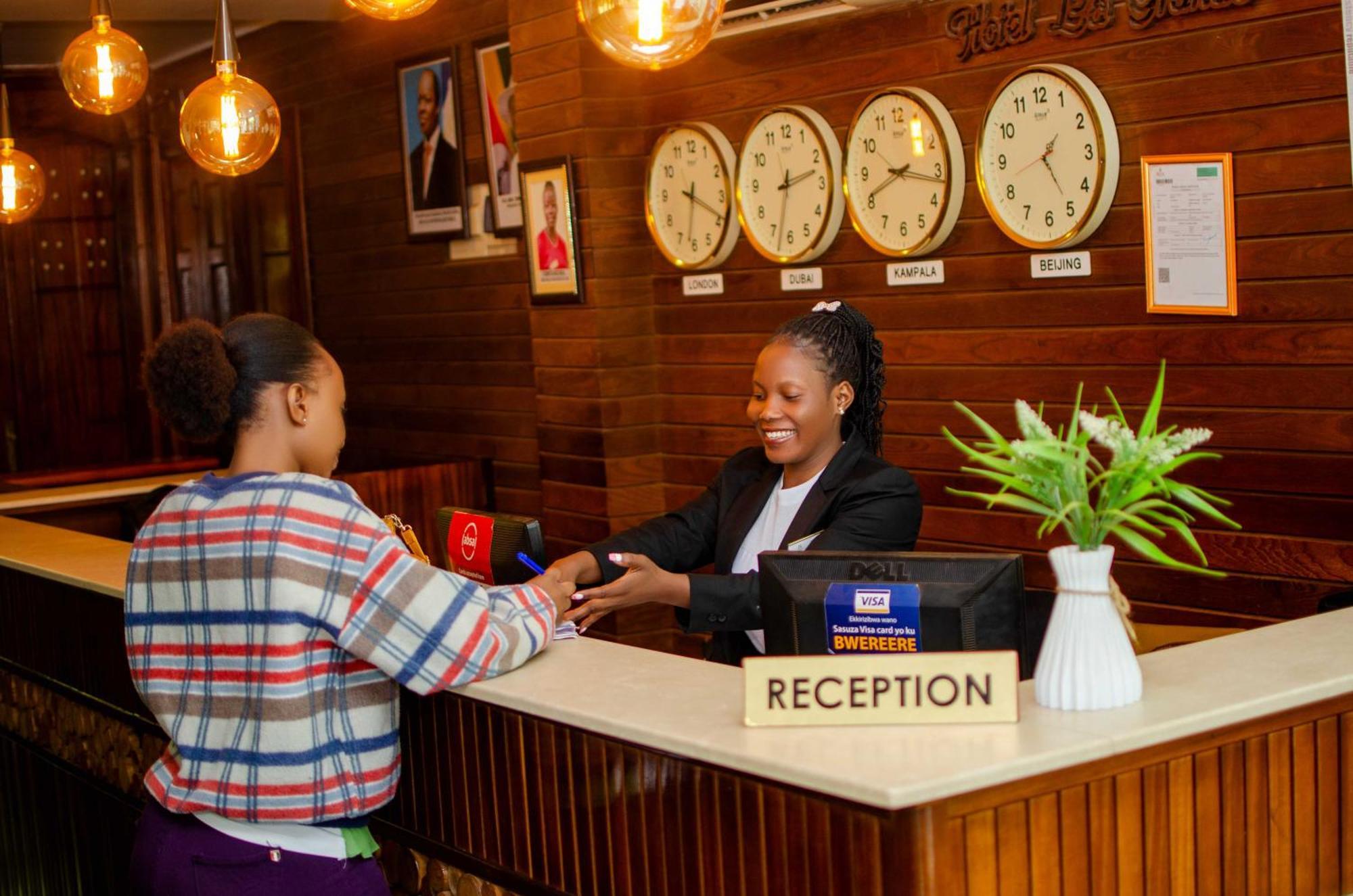 La Grande Hotel Kampala Luaran gambar