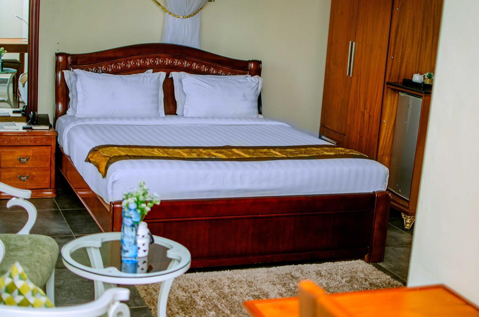 La Grande Hotel Kampala Luaran gambar