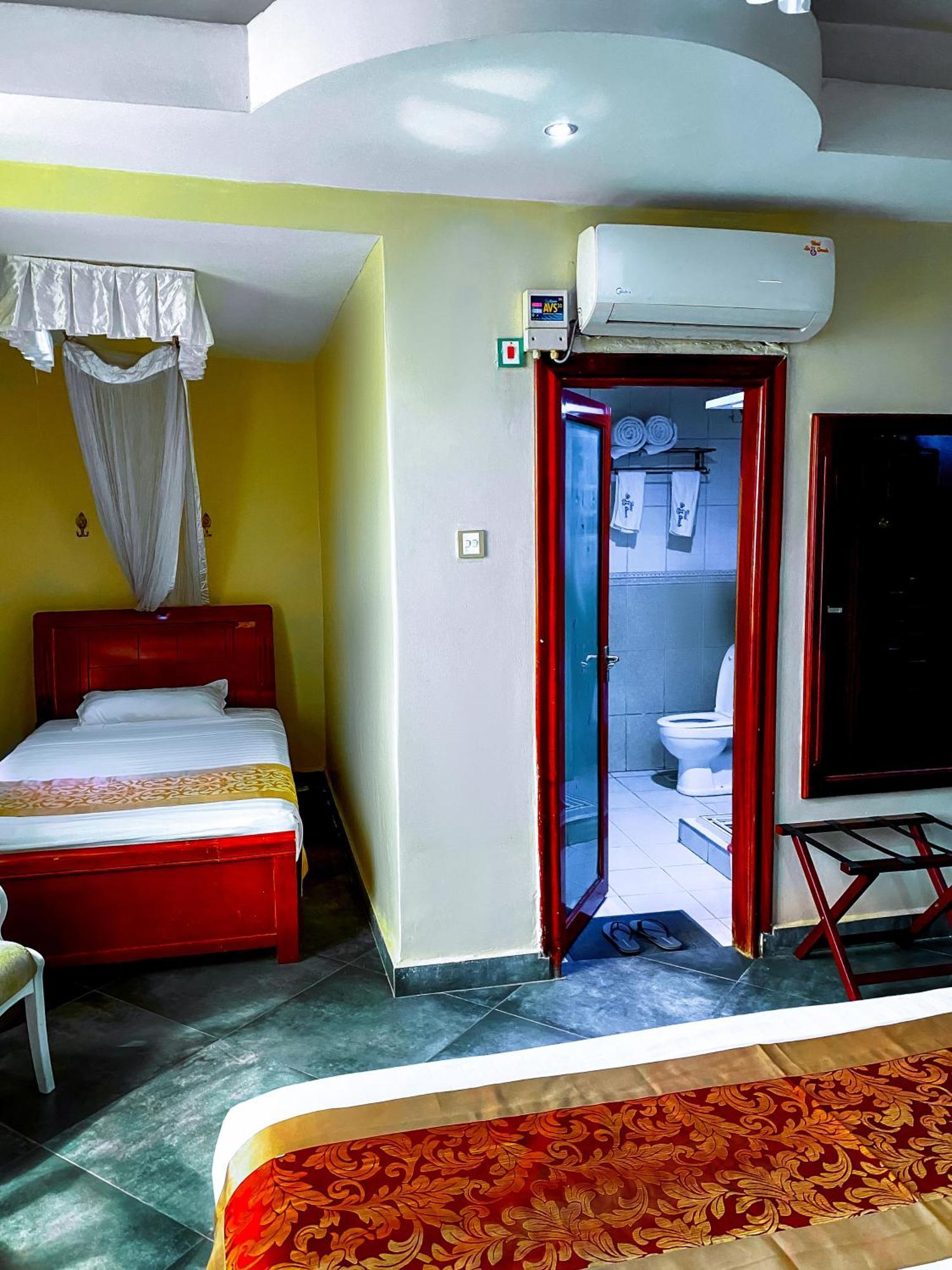 La Grande Hotel Kampala Luaran gambar